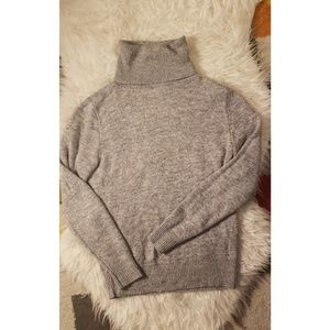 Women's cozy grey turtleneck sweater